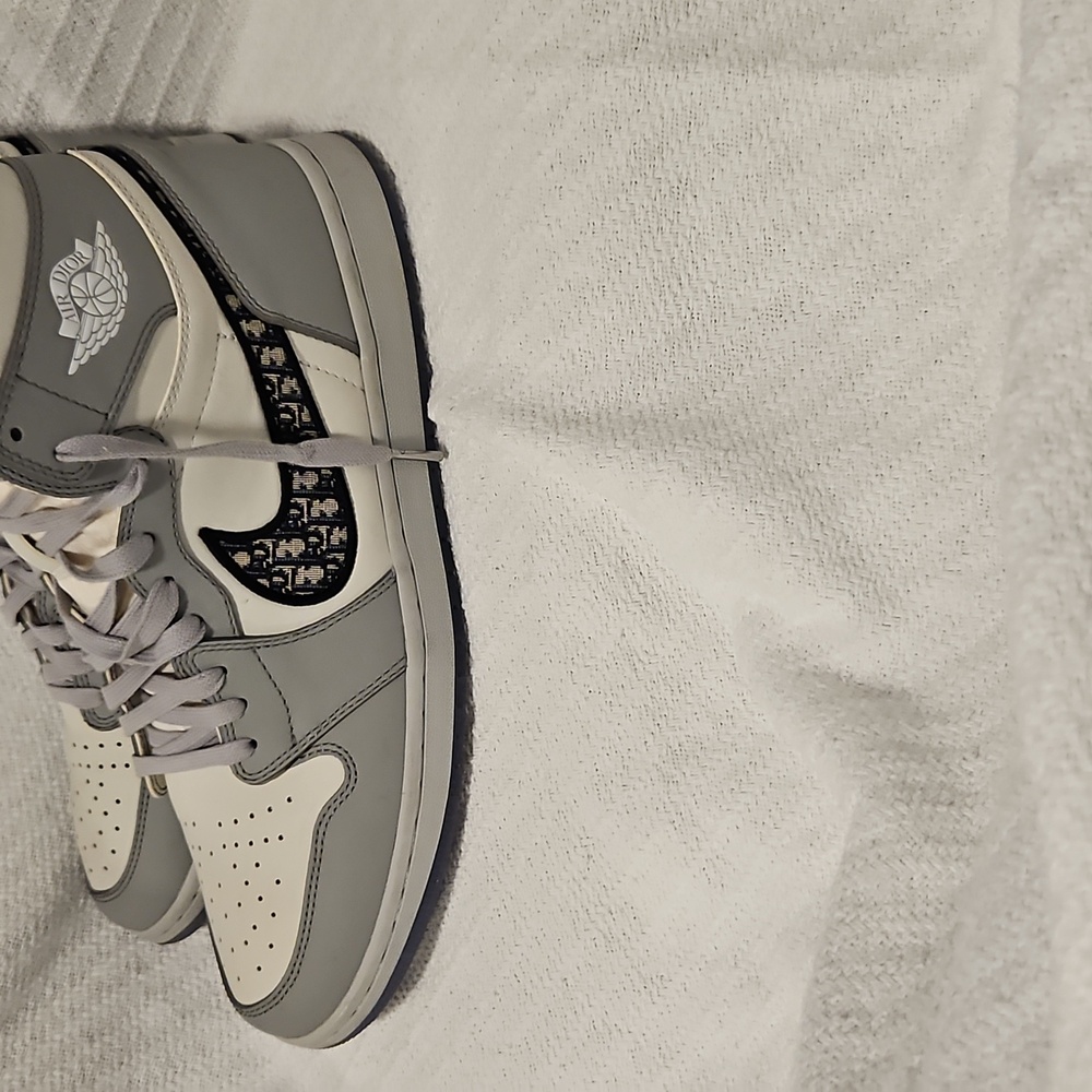 Gray and White Men's Sneakers